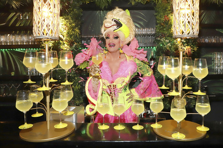 Eröffnung von Olivias Dschungel Bar in Hamburg