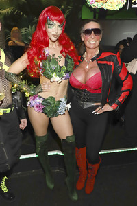 Eröffnung von Olivias Dschungel Bar in Hamburg