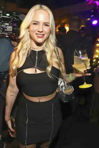 Eröffnung von Olivias Dschungel Bar in Hamburg