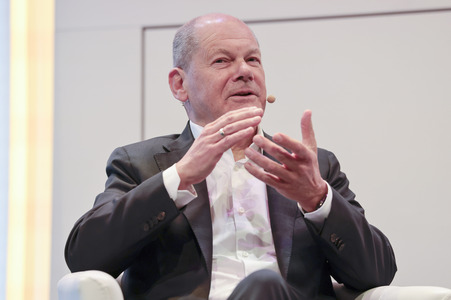 Olaf Scholz auf der lit.Cologne 2026