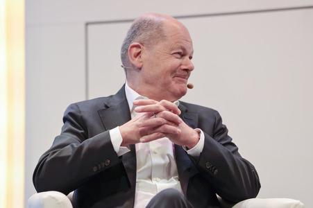 Olaf Scholz auf der lit.Cologne 2026