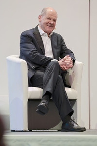 Olaf Scholz auf der lit.Cologne 2026