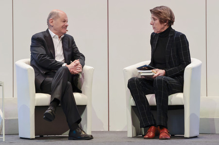 Olaf Scholz auf der lit.Cologne 2026