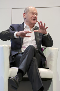 Olaf Scholz auf der lit.Cologne 2026