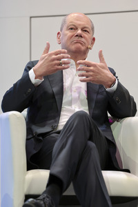 Olaf Scholz auf der lit.Cologne 2026