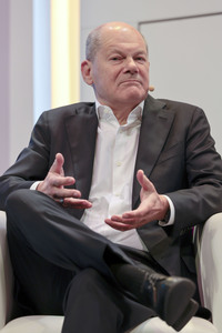 Olaf Scholz auf der lit.Cologne 2026