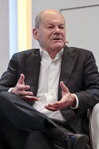 Olaf Scholz auf der lit.Cologne 2026