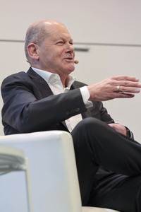 Olaf Scholz auf der lit.Cologne 2026