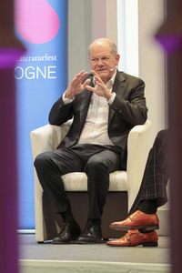 Olaf Scholz auf der lit.Cologne 2026
