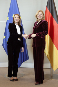 Bundestagspräsidentin Julia Klöckner empfängt die Präsidentin des Europäischen Parlaments in Berlin