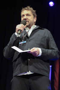 Ulrich Noethen und Salman Rushdie auf der lit.Cologne 2026