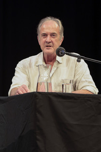 Ulrich Noethen und Salman Rushdie auf der lit.Cologne 2026