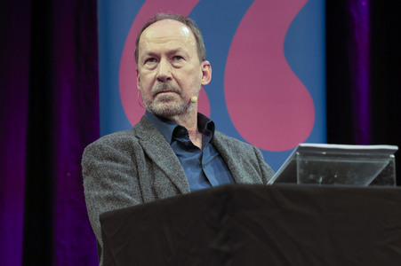 Ulrich Noethen und Salman Rushdie auf der lit.Cologne 2026