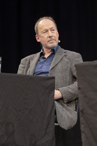 Ulrich Noethen und Salman Rushdie auf der lit.Cologne 2026