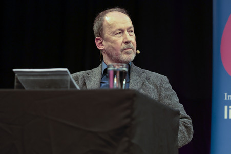 Ulrich Noethen und Salman Rushdie auf der lit.Cologne 2026