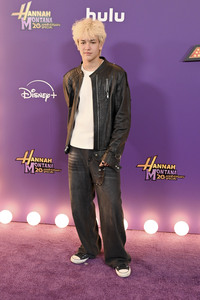 Premiere 'Hannah Montana 20th Anniversary Special' in Los Angeles