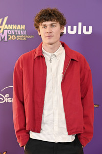 Premiere 'Hannah Montana 20th Anniversary Special' in Los Angeles