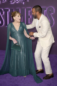 Serienpremiere 'The Testaments: Die Zeuginnen' in Los Angeles