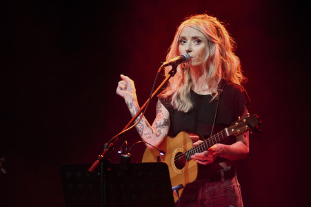 Konzert von Sarah Lesch in Langenthal