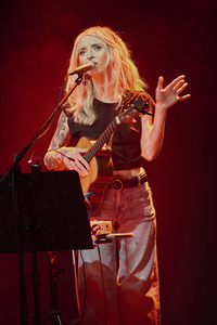 Konzert von Sarah Lesch in Langenthal