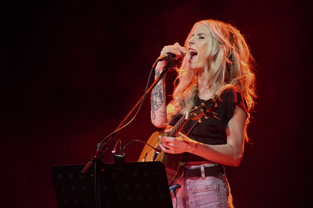 Konzert von Sarah Lesch in Langenthal
