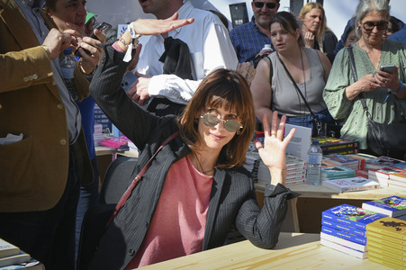 Sophie Marceau auf der Pariser Buchmesse 2026