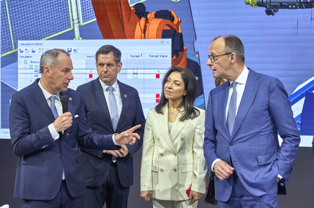 Eröffnungsrundgang auf der Hannover Messe 2026