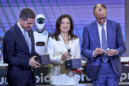 Eröffnungsrundgang auf der Hannover Messe 2026