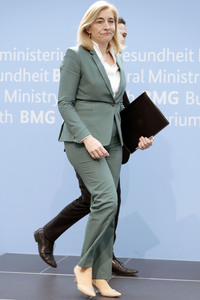 Pressekonferenz mit Nina Warken in Berlin