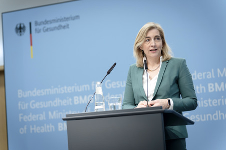 Pressekonferenz mit Nina Warken in Berlin