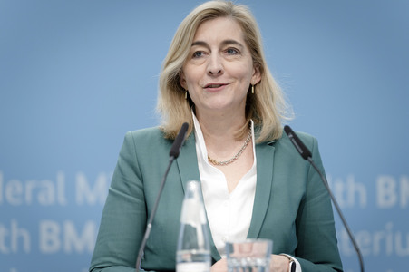 Pressekonferenz mit Nina Warken in Berlin