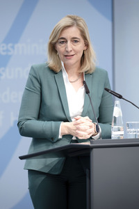 Pressekonferenz mit Nina Warken in Berlin