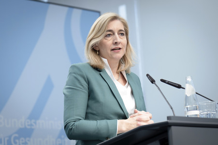 Pressekonferenz mit Nina Warken in Berlin