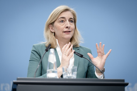 Pressekonferenz mit Nina Warken in Berlin