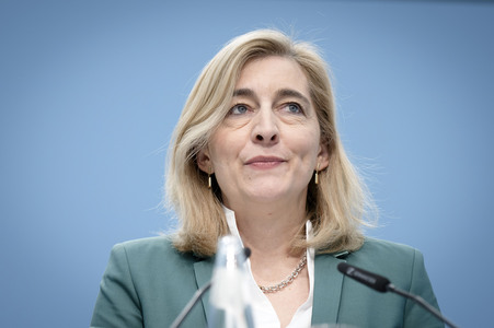 Pressekonferenz mit Nina Warken in Berlin