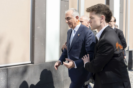 Attacke auf Schah-Sohn Reza Pahlavi in Berlin