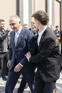 Attacke auf Schah-Sohn Reza Pahlavi in Berlin