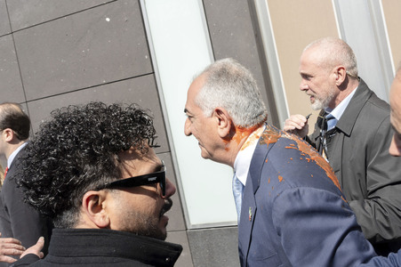 Attacke auf Schah-Sohn Reza Pahlavi in Berlin