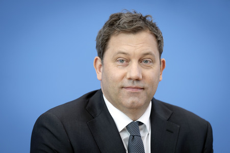 Bundespressekonferenz 'Regierungsentwurf zu den Haushaltseckwerten 2027 und dem Finanzplan 2028-2030' in Berlin