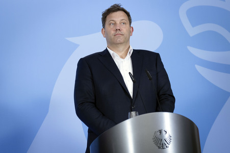 Pressestatement von Boris Pistorius, Lars Klingbeil und Katherina Reiche in Berlin