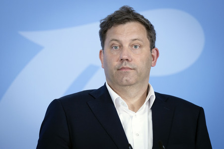 Pressestatement von Boris Pistorius, Lars Klingbeil und Katherina Reiche in Berlin