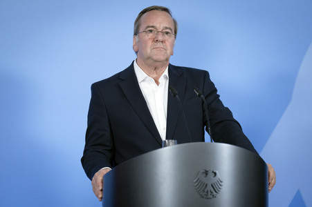 Pressestatement von Boris Pistorius, Lars Klingbeil und Katherina Reiche in Berlin