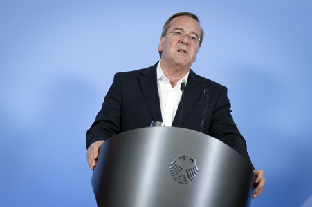 Pressestatement von Boris Pistorius, Lars Klingbeil und Katherina Reiche in Berlin