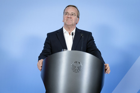 Pressestatement von Boris Pistorius, Lars Klingbeil und Katherina Reiche in Berlin