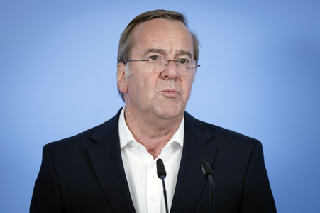 Pressestatement von Boris Pistorius, Lars Klingbeil und Katherina Reiche in Berlin