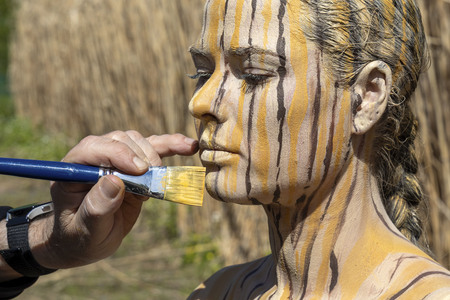 NATURE ART: Schilf / Reeds Bodypainting
