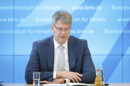 Pressegespräch mit Patrick Schnieder in Berlin