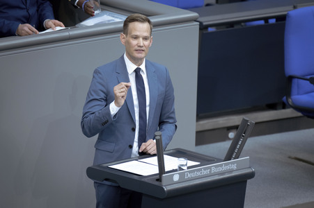 77. Sitzung des Deutschen Bundestages in Berlin