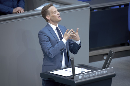 77. Sitzung des Deutschen Bundestages in Berlin