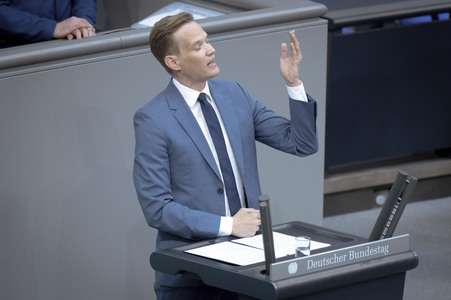 77. Sitzung des Deutschen Bundestages in Berlin